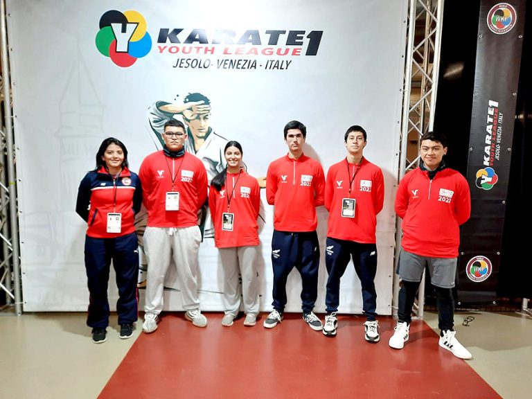 Notable experiencia recogen karatecas curicanos en Italia