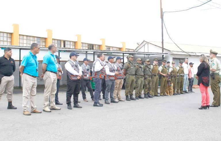 Realizan operativo para recuperar espacios públicos