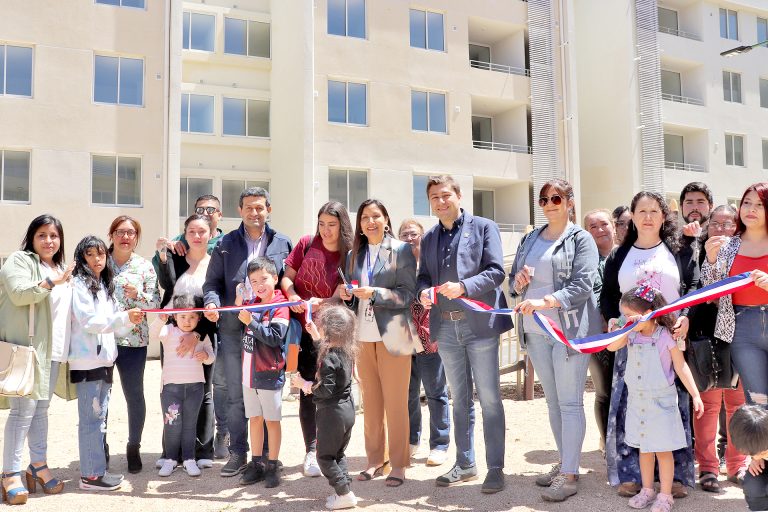 Minvu inaugura nueva etapa de condominio “Rocas de la Iglesia”