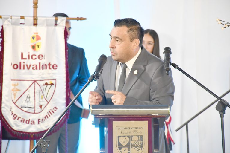 Gestionan más capacidad de matrículas para Liceo Bicentenario de Sagrada Familia