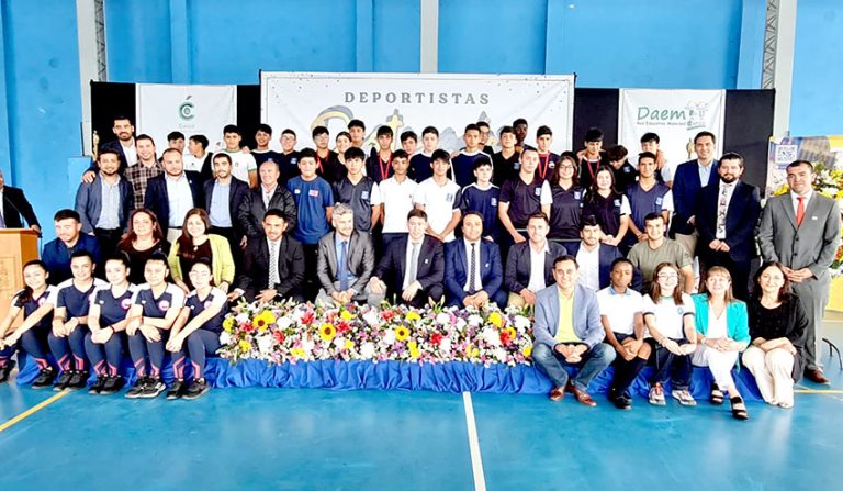 Premiaron a “Mejores Deportistas de la Red Educativa Municipal” de Curicó