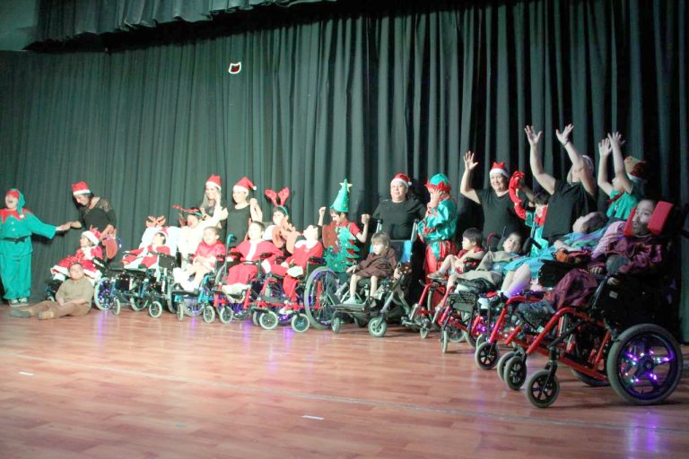 Impecable velada tuvo Colegio de María