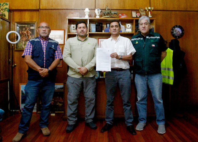 Entregan en comodato sede vecinal a la Conaf