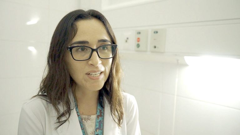 Cáncer de mama: primera atención con baja lista de espera pero con falencias en cirugía reconstructiva