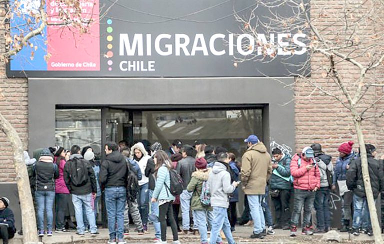 “El Estado tiene que ofrecer a los migrantes  las mismas oportunidades que a los chilenos”
