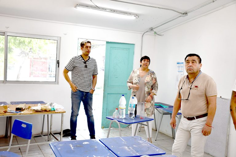 Inician construcción de nuevas salas para  apoyar a alumnos que estaban sin matrículas