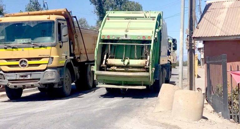 Vecinos agobiados por tránsito de camiones con basura