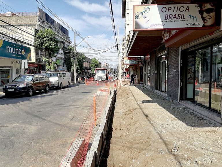 Continúa proyecto de veredas inclusivas en el centro curicano