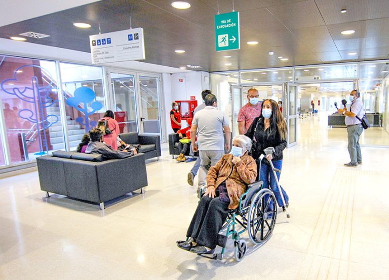 Nuevo Hospital de Curicó: Pacientes empezaron a recibir atención en forma ambulatoria