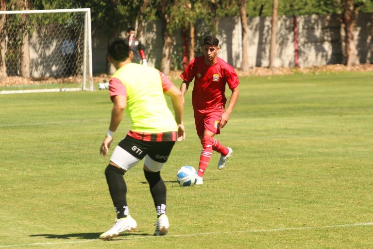 El Curi golea en su primer amistoso del 2023