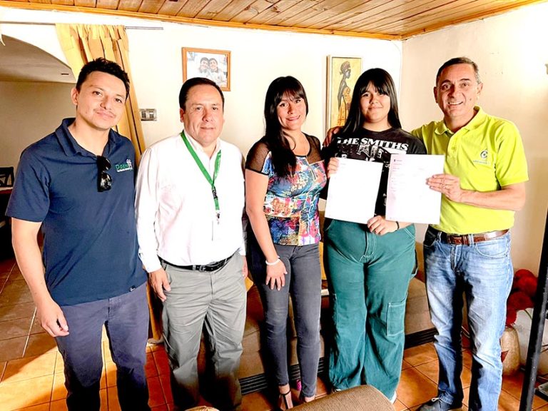 Estudiante curicana viaja a  Houston en Estados Unidos