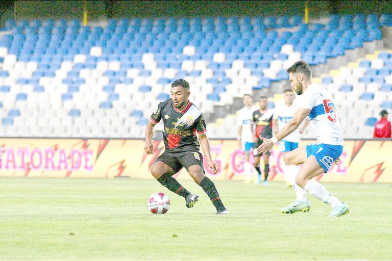 Curicó Unido tropieza sobre la hora ante la UC