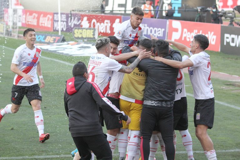 Universitario de Lima viene a la “Noche Albirroja”