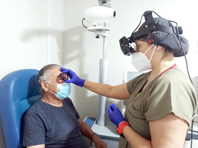 Colegio Médico del Maule llevó a cabo importante operativo en Linares