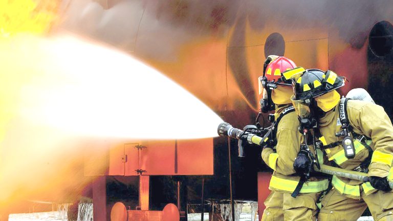 Autoridades del Trabajo reiteran que Bomberos no pueden sufrir sanciones por ir a emergencias