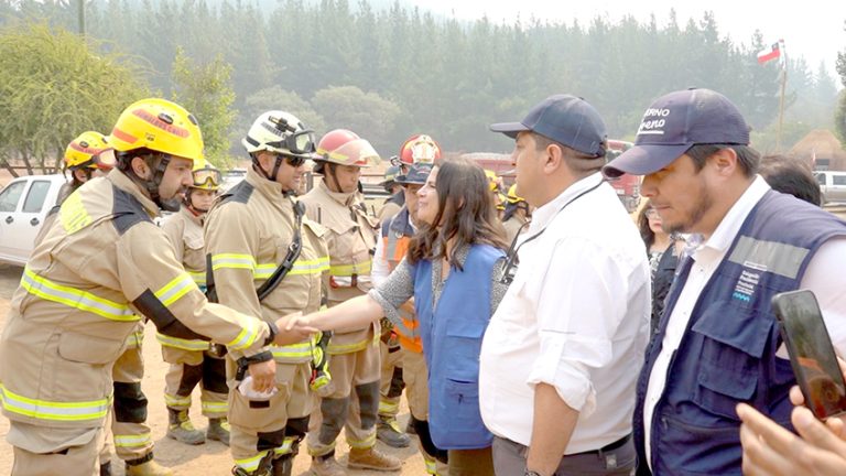 Gobierno prioriza apagar los incendios y luego canalizar ayuda a damnificados