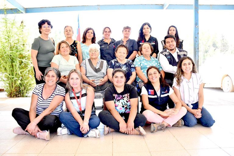 Directora nacional de Prodemu se reunió con mujeres de El Durazno