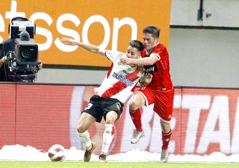 Tres goles en 13 minutos dejaron a Curicó Unido con las manos vacías