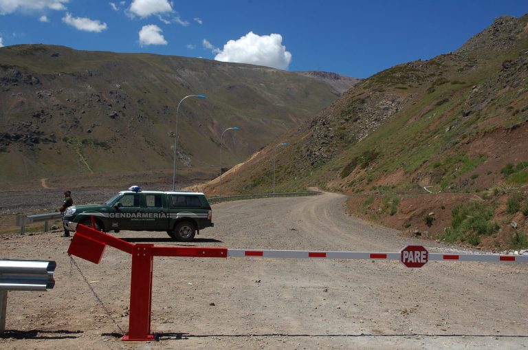 Diputado denuncia ausencia de vehículo para personal de Carabineros que se desempeña en complejo fronterizo