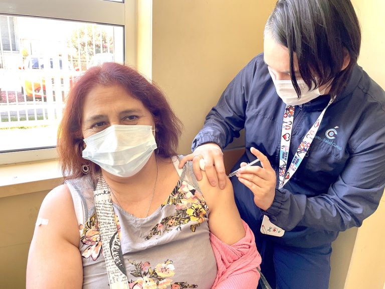 Invitan a vacunarse contra la Influenza y el Covid-19