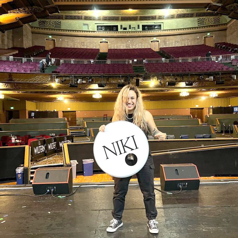 La baterista curicana que triunfa en Estados Unidos