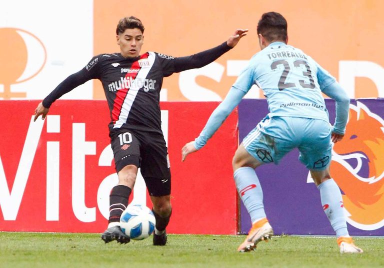 Lavan heridas o escriben una magra historia