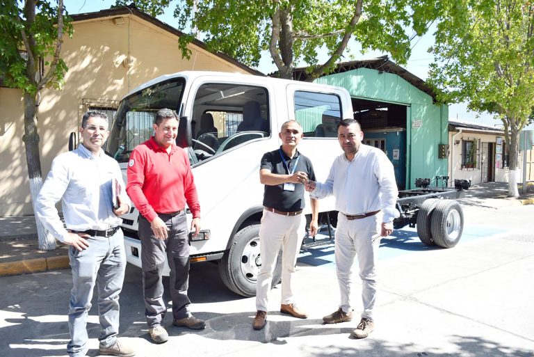 Moderno camión se sumó a flota vehicular del municipio de Sagrada Familia