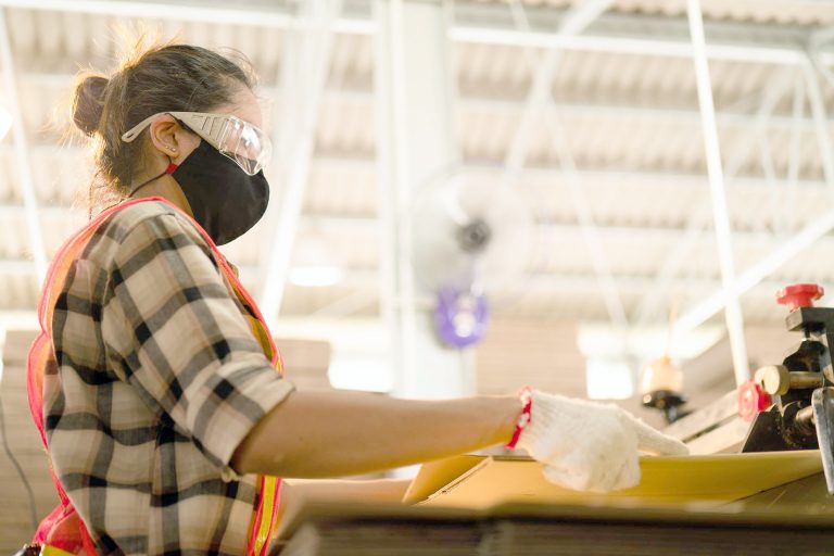 Observatorio Laboral revela que mujeres siguen con menos empleabilidad que hombres en la región