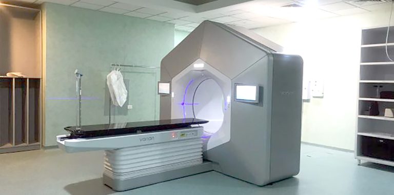 Aprueban recursos para adquirir equipo de radioterapia