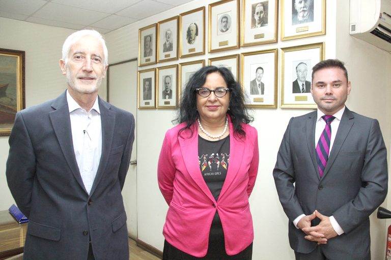 Nueva presidenta de la Corte de Apelaciones de Talca visitó diario La Prensa