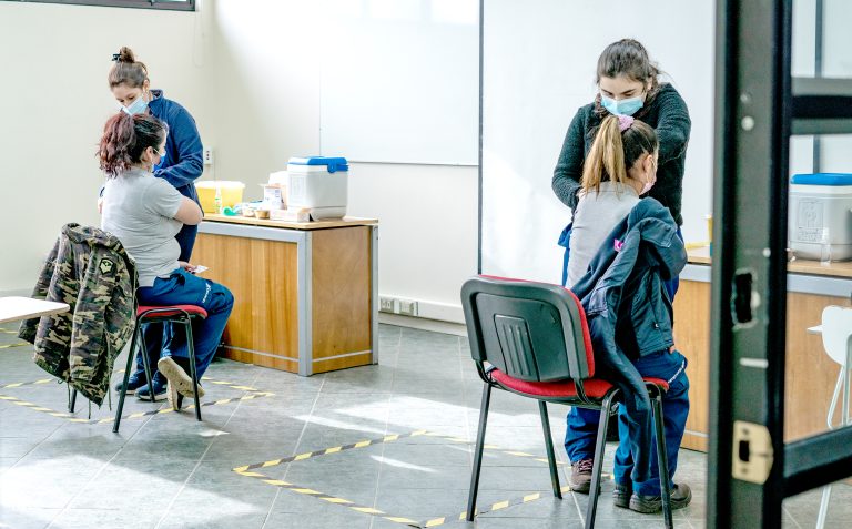 Epidemiólogo: “Todos creemos que la pandemia pasó y eso no es así”