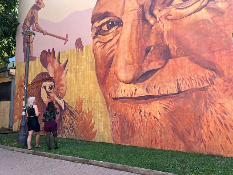 Agrupación artística pintará murales con voces de mujeres