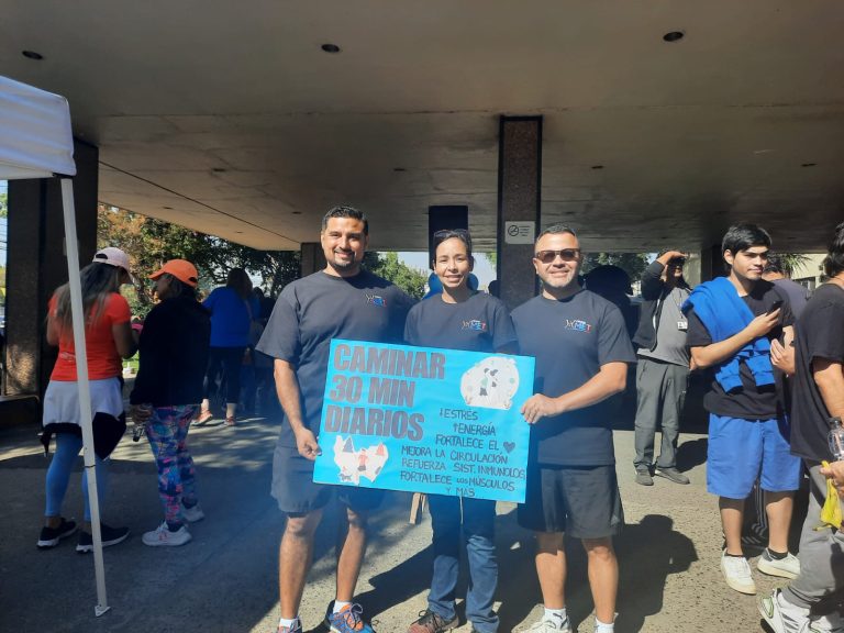 Cientos de personas participaron en caminata por el mes de la obesidad