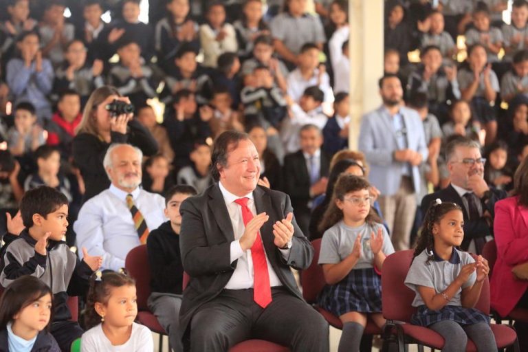 En escuela “Carlos Trupp” alcalde de Talca inauguró año escolar 2023