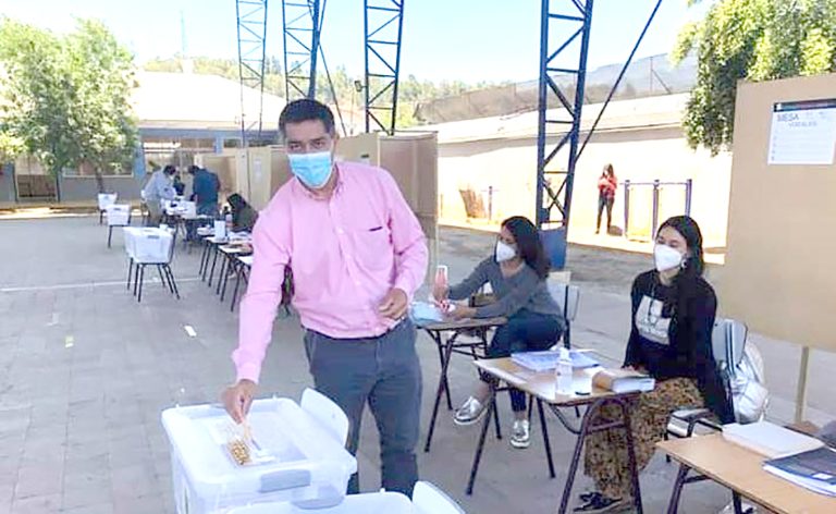 Dispar suerte ha tenido gente que fue cambiada de local de votación