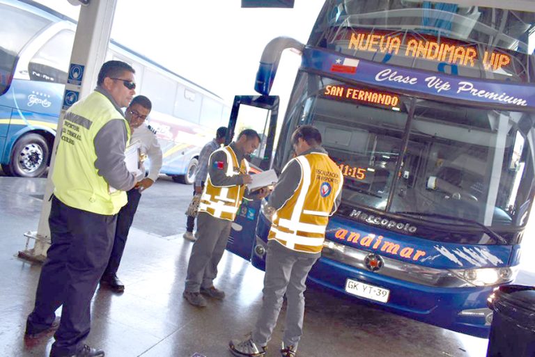 Realizan intensa fiscalización en el Terminal de Buses de Curicó