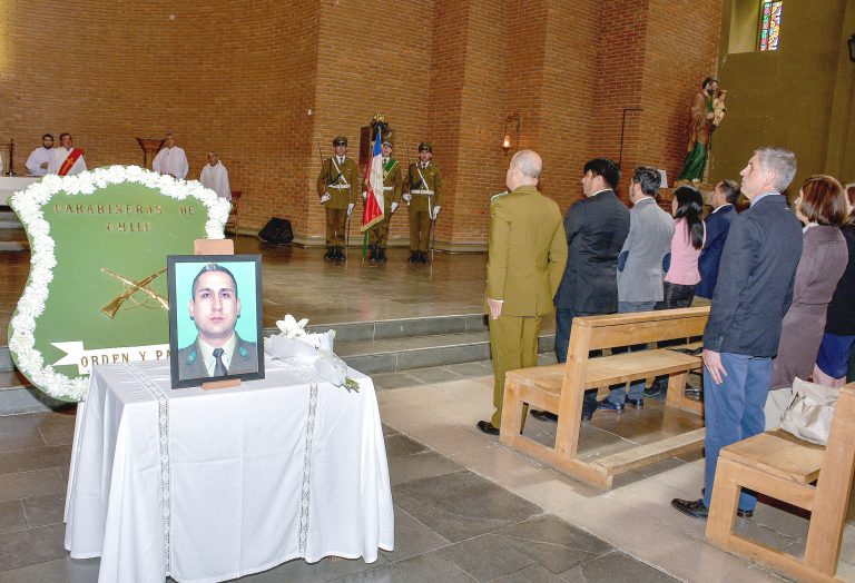 Siguen las muestras de respaldo a Carabineros