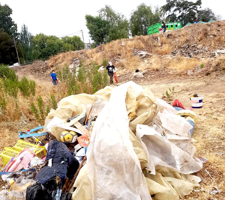 Dirigenta de Dragones Sur critica falta de apoyo de las autoridades por toma ilegal