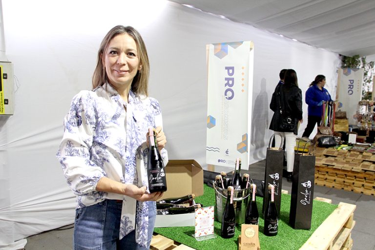 Con muestra de productos conmemoran el Día Nacional del Emprendimiento