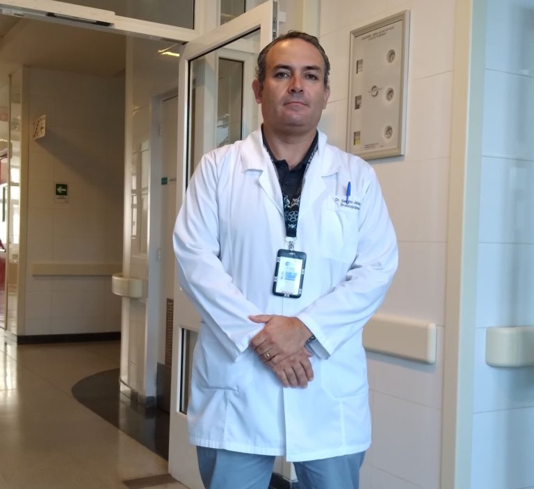 Especialista llama a adoptar medidas para evitar eventuales contagios con gripe aviar