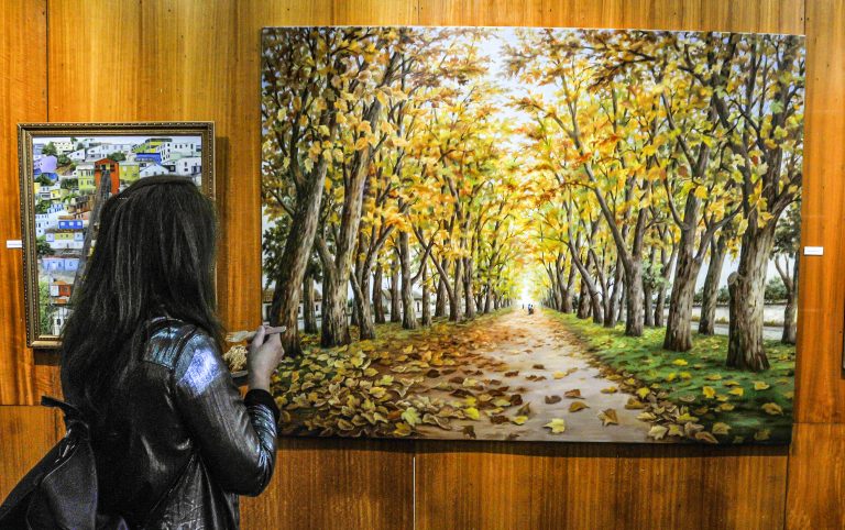 Taller de pintura de Gaby Landeros presentó sus obras