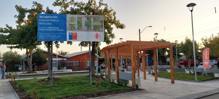 Remodelan plazoleta en villa General Maturana de Molina