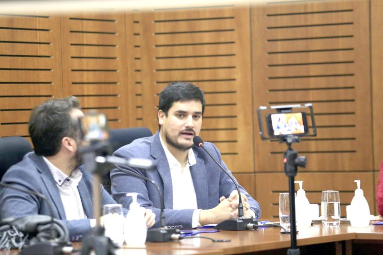 Edil Ervin Castillo llama a colegas disidentes a no paralizar el concejo municipal de Talca