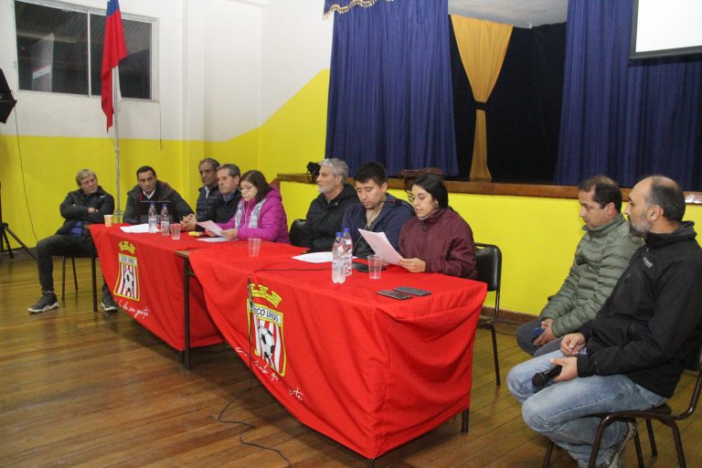 Curicó Unido tuvo una candente y numerosa asamblea de socios