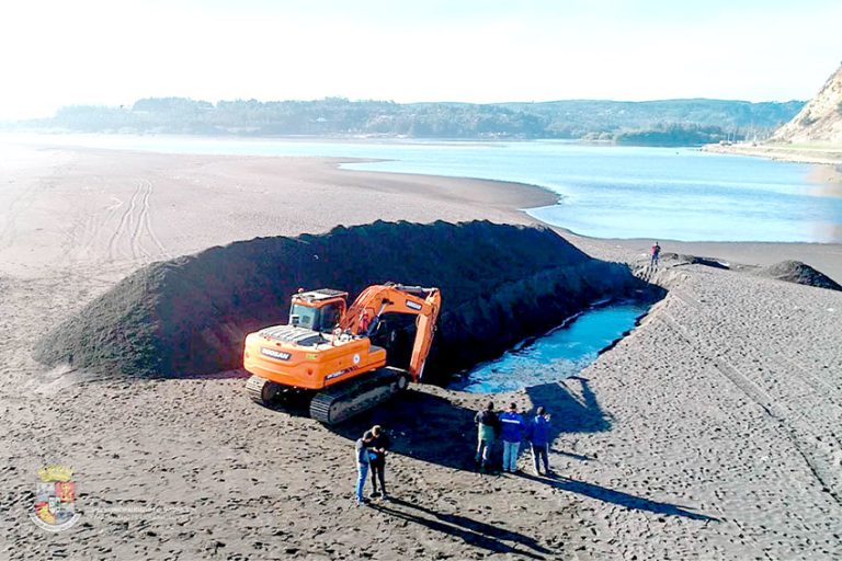 Exigen solución tras paralización de obras en desembocadura del río Maule