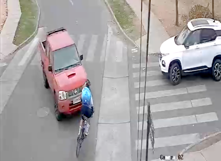 Camioneta impactó a seleccionado nacional de ciclismo Felipe Pizarro