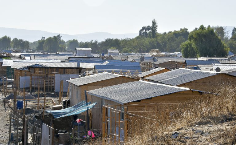 Nuevamente se posterga desalojo de “toma” junto al río Guaiquillo