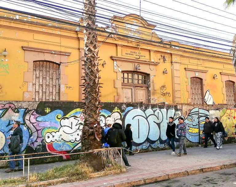 Aprueban aumento de recursos para “restaurar” escuela Balmaceda