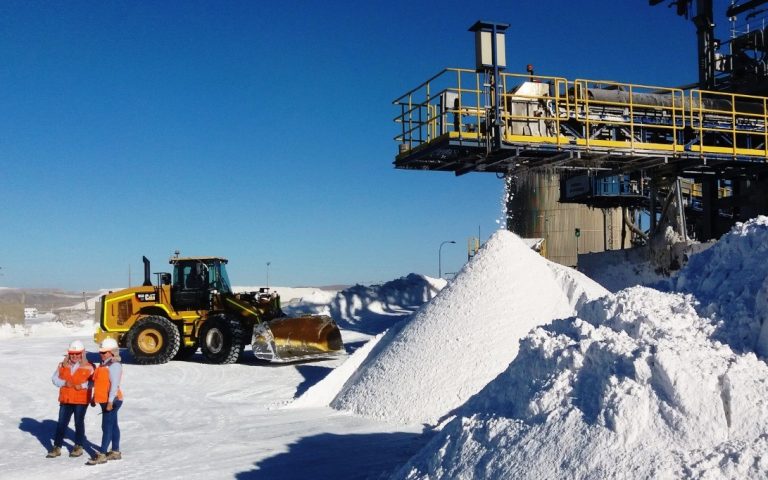 Geólogo: “El litio puede ser el nuevo sueldo de Chile, porque ingresos del cobre ya no nos alcanzan”