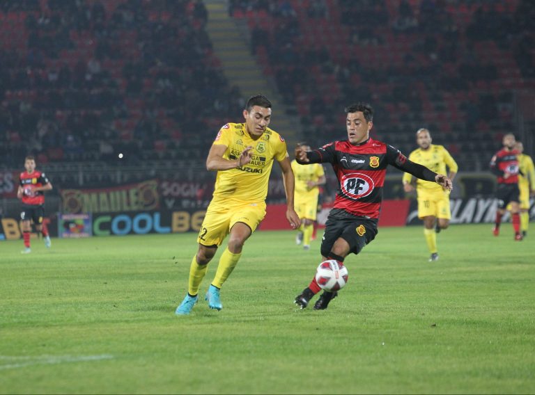 En intenso partido Rangers vence 2-1 al líder San Luis